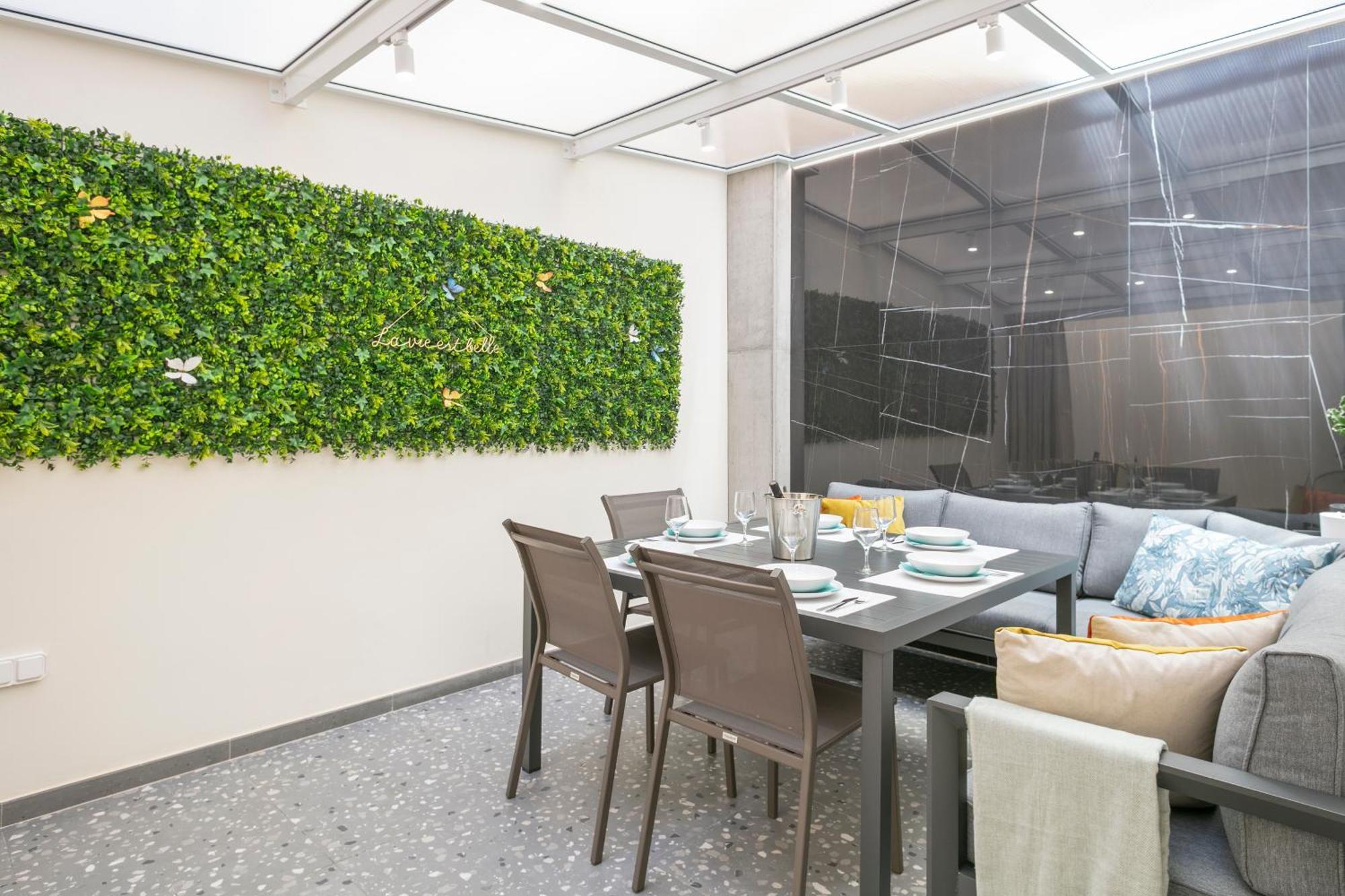 Boutique Plaza Catalonia Suites Cornella Cornellà de Llobregat Exterior foto