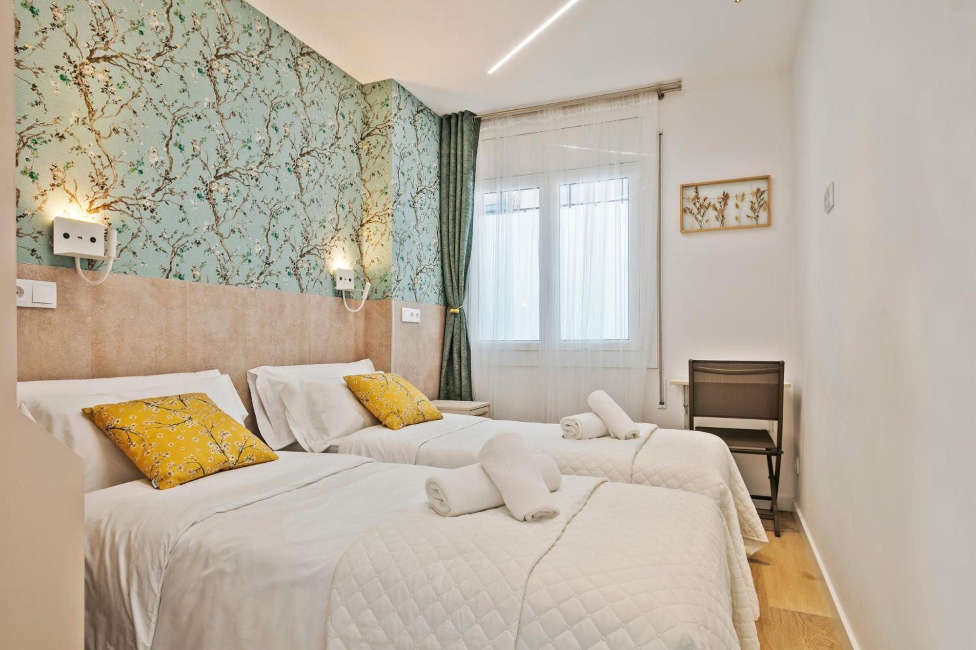 Boutique Plaza Catalonia Suites Cornella Cornellà de Llobregat Exterior foto